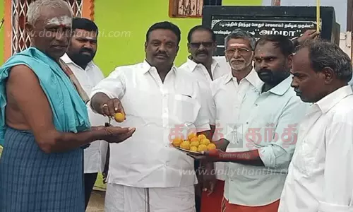 இலஞ்சியில் அ.தி.மு.க. 52-வது ஆண்டு தொடக்க விழா கொண்டாட்டம்