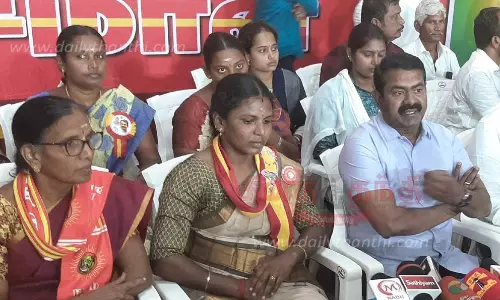 நடிகர் விஜய் அரசியலுக்கு வருவார் என்பதால்லியோ படத்திற்கு நெருக்கடி கொடுக்கிறார்கள் நடிகர் விஜய் அரசியலுக்கு வருவார் என்பதால்லியோ படத்திற்கு நெருக்கடி கொடுக்கிறார்கள்