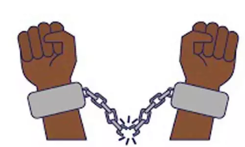 கஞ்சா விற்றவா் கைது