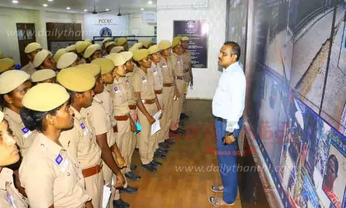 வேலூர் போலீஸ் சூப்பிரண்டு அலுவலகத்தில் பெண் காவலர்களுக்கு சிறப்பு பயிற்சி