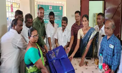 ஓட்டப்பிடாரம் பகுதியில் நடந்தமக்கள் குறைதீர்க்கும் முகாமில்சண்முகையா எம்.எல்.ஏ. பங்கேற்றார்