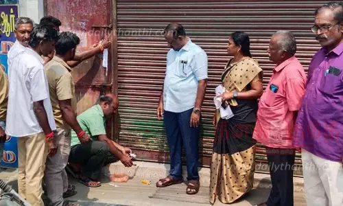 வாடகை பாக்கி வைத்த 6 கடைகளுக்கு சீல்-நகராட்சி நடவடிக்கை