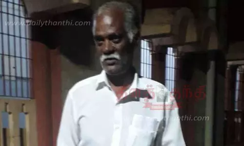 திருப்பத்தூர் கோர்ட்டில் விவசாயி உள்ளிருப்பு போராட்டம்