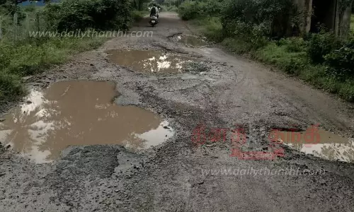 ஜிஞ்சம்பட்டியில் இருந்து ஆம்பள்ளி வரைகுண்டும், குழியுமான சாலையை சீரமைக்க வேண்டும் பொதுமக்கள் கோரிக்கை