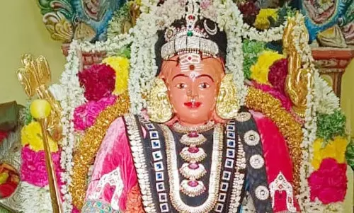 விழுப்புரம் சண்டபிரசண்ட மாரியம்மன் கோவில் உற்சவ விழா