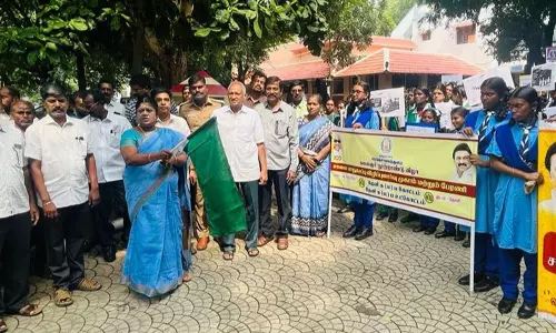 சாலை பாதுகாப்பு விழிப்புணர்வு ஊர்வலம்