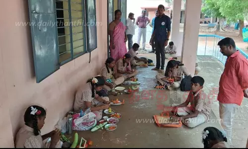 ஊஞ்சலூர் அரசு மேல்நிலைப்பள்ளியில் கலைத்திருவிழா