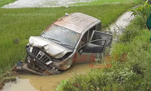 நெல்குவியல் மீது மோதிய கார் வாய்க்காலுக்குள் பாய்ந்தது