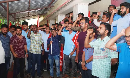 ரெயில் என்ஜின் டிரைவர்கள் ஆர்ப்பாட்டம்