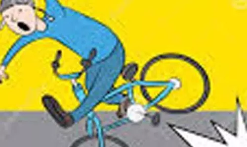 சைக்கிள் மீது மோட்டார் சைக்கிள் மோதி முதியவர் சாவு.