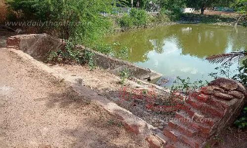 சேதமடைந்த படித்துறை சீரமைக்கப்படுமா? சேதமடைந்த படித்துறை சீரமைக்கப்படுமா?