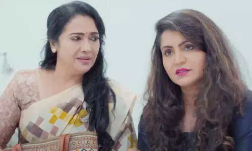 லெஸ்பியன்னு சொல்லு கெத்தா இருக்கும்.. வைரலாகும் மிரியம்மா டிரைலர் லெஸ்பியன்னு சொல்லு கெத்தா இருக்கும்.. வைரலாகும் மிரியம்மா டிரைலர்