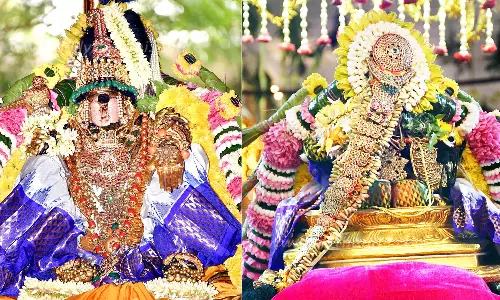 உறையூர் கமலவல்லி நாச்சியார் கோவிலில் தாயார் திருவடி சேவை