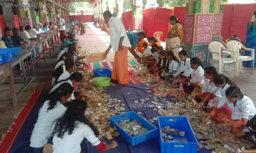 பண்ணாரி மாரியம்மன் கோவிலில் ரூ.42 லட்சம் உண்டியல் காணிக்கை