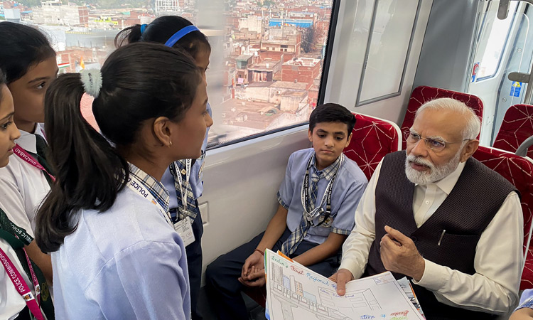 மணிக்கு 180 கி.மீ வேகத்தில் செல்லும் 'நமோ பாரத்' ரெயில் சேவை: பிரதமர் மோடி தொடங்கி வைத்தார்