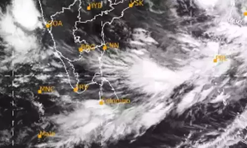 தென்கிழக்கு வங்கக்கடல் பகுதியில் குறைந்த காற்றழுத்தத் தாழ்வுப் பகுதி உருவானது...!