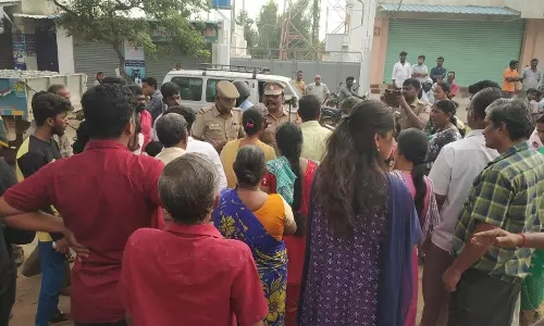 பொதுமக்கள் சாலை மறியல் பொதுமக்கள் சாலை மறியல்