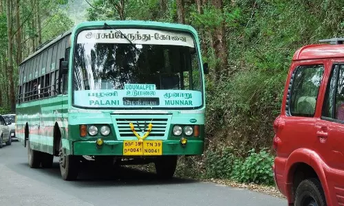 பழனி-மூணாறு இடையே மீண்டும் பஸ் இயக்கப்படுமா?; பக்தர்கள் எதிர்பார்ப்பு பழனி-மூணாறு இடையே மீண்டும் பஸ் இயக்கப்படுமா?; பக்தர்கள் எதிர்பார்ப்பு