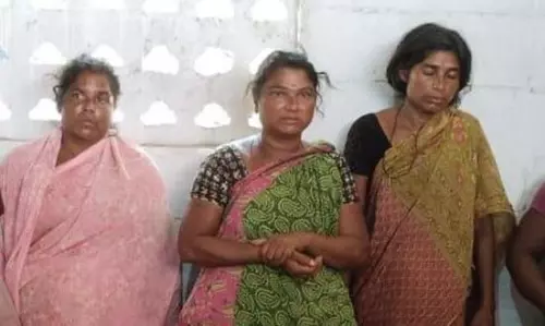 வங்கி ஊழியர் மனைவியின் கவனத்தை திசை திருப்பி 10 பவுன் நகைகள் திருட்டு வங்கி ஊழியர் மனைவியின் கவனத்தை திசை திருப்பி 10 பவுன் நகைகள் திருட்டு