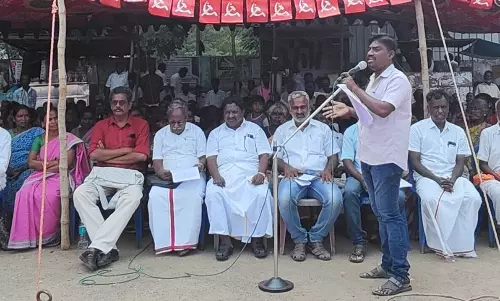 மார்க்சிஸ்ட் கம்யூனிஸ்டு கட்சியினர் ஆர்ப்பாட்டம்