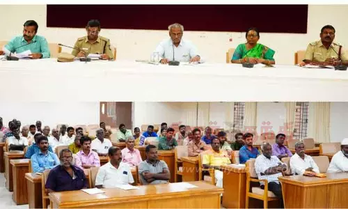 தீபாவளி கொண்டாடுவது தொடர்பான பாதுகாப்பு வழிமுறைகள் குறித்த ஆலோசனை கூட்டம் தீபாவளி கொண்டாடுவது தொடர்பான பாதுகாப்பு வழிமுறைகள் குறித்த ஆலோசனை கூட்டம்