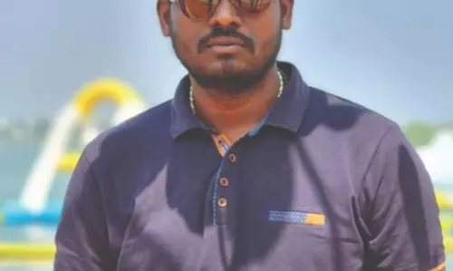 மலைத்தேனீக்கள் கொட்டி நிதி நிறுவன அதிபர் சாவு? மலைத்தேனீக்கள் கொட்டி நிதி நிறுவன அதிபர் சாவு?