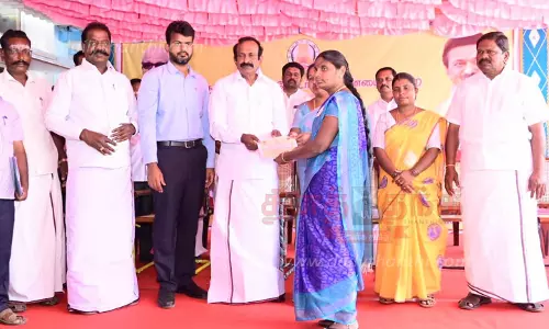 திங்களூரில் 205 பேருக்கு வீட்டுமனை பட்டா திங்களூரில் 205 பேருக்கு வீட்டுமனை பட்டா