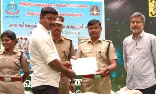 போலீசாருக்கு முதலுதவி சிகிச்சை பயிற்சி போலீசாருக்கு முதலுதவி சிகிச்சை பயிற்சி