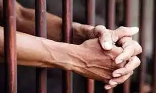 வீடு, கடைகளில் புகுந்து திருடிய வாலிபர் கைது; ரூ.18 லட்சம் பொருட்கள் பறிமுதல்