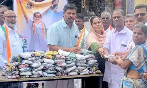 சங்கராபுரத்தில் பொதுமக்களுக்கு அன்னதானம் வழக்கும் நிகழ்ச்சி சங்கராபுரத்தில் பொதுமக்களுக்கு அன்னதானம் வழக்கும் நிகழ்ச்சி