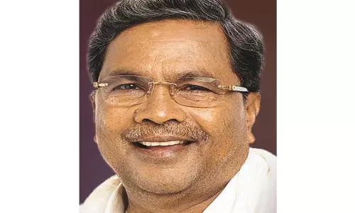 ஜம்பு சவாரி ஊர்வலத்தை தொடங்கி வைக்கும் முதல்-மந்திரி சித்தராமையா