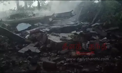 பென்னாகரம் அருகே பட்டாசு வெடி விபத்து; குடோன் இடிந்து தரைமட்டம் பென்னாகரம் அருகே பட்டாசு வெடி விபத்து; குடோன் இடிந்து தரைமட்டம்