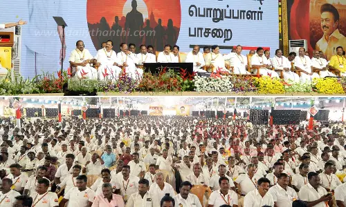 நாடாளுமன்ற தேர்தலுக்காக எடப்பாடி பழனிசாமி நாடகமாடி வருகிறார்-முதல் அமைச்சர் மு.க.ஸ்டாலினபேச்சு நாடாளுமன்ற தேர்தலுக்காக எடப்பாடி பழனிசாமி நாடகமாடி வருகிறார்-முதல் அமைச்சர் மு.க.ஸ்டாலினபேச்சு