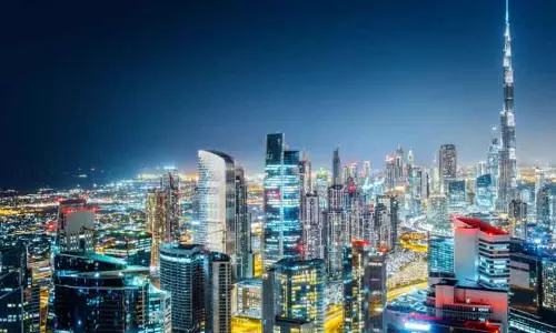 அமீரகத்தை சுற்றி