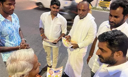 என் மண் என் மக்கள் நடைபயணம்:    பொதுமக்களுக்கு துண்டு பிரசுரம் வழங்கிய   பா.ஜனதா நிர்வாகிகள்