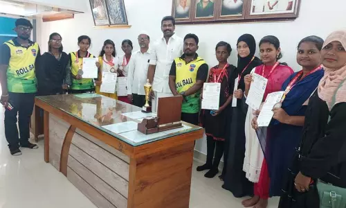 வாணியம்பாடி மாணவிகள் பதக்கம் வென்று சாதனை