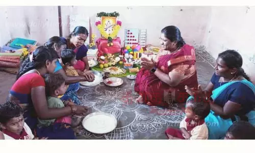 விஜயதசமியை முன்னிட்டு அங்கன்வாடி மையங்களில் மாணவர்கள் சேர்க்கை விஜயதசமியை முன்னிட்டு அங்கன்வாடி மையங்களில் மாணவர்கள் சேர்க்கை