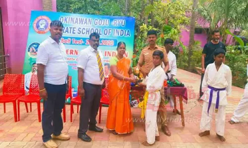 மாணவர்களுக்கு பாராட்டு