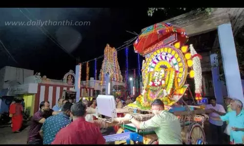 முப்புடாதி அம்மன் கோவிலில்  சப்பர வீதி உலா