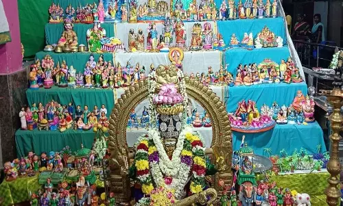 தியாகதுருகம் நஞ்சுண்ட ஞானதேசிக ஈஸ்வரர் கோவிலில் நவராத்திரி விழா நிறைவு தியாகதுருகம் நஞ்சுண்ட ஞானதேசிக ஈஸ்வரர் கோவிலில் நவராத்திரி விழா நிறைவு