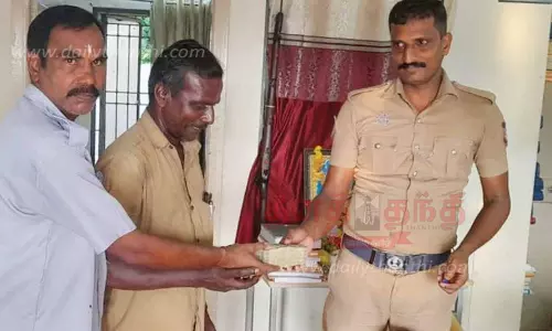 கன்னியாகுமரியில் அரசு பஸ்சில் கட்டு, கட்டாக ரூ.2 லட்சம் சிக்கியது