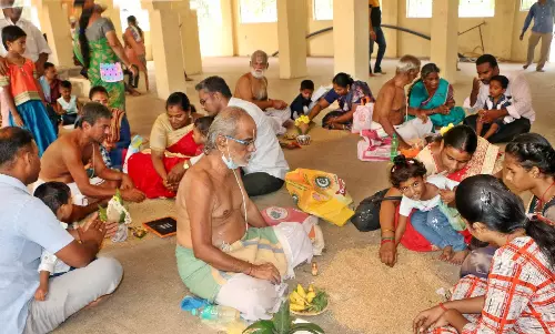 திருவந்திபுரம் ஹயக்ரீவர் கோவிலில் ஏடு படிக்கும் நிகழ்ச்சி திருவந்திபுரம் ஹயக்ரீவர் கோவிலில் ஏடு படிக்கும் நிகழ்ச்சி