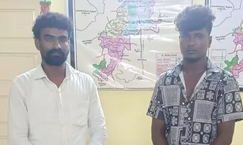 கஞ்சா விற்ற 2 போ் கைது கஞ்சா விற்ற 2 போ் கைது