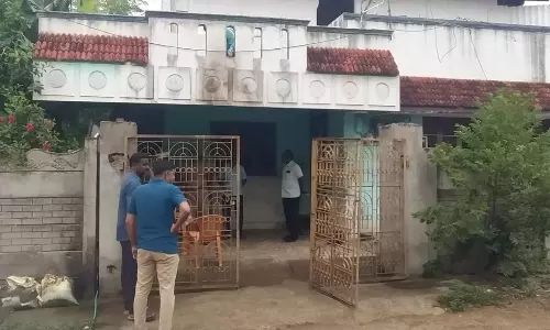 பகுஜன் சமாஜ் கட்சி தலைவர் வீட்டில் பெட்ரோல் குண்டுவீச்சு