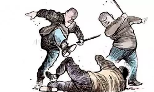 மாணவர்கள் மீது தாக்குதல்