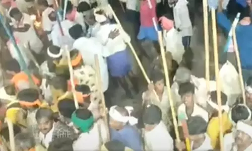 ஆந்திராவில் தடியடி திருவிழா: 2 பேர் பலி - 100க்கும் மேற்பட்டோர் காயம்