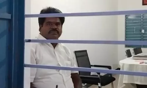 ஊராட்சி மன்ற துணைத்தலைவர் உள்ளிருப்பு போராட்டம் ஊராட்சி மன்ற துணைத்தலைவர் உள்ளிருப்பு போராட்டம்