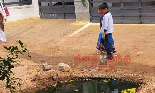 திண்டல் வித்யா நகரில் குடியிருப்பு பகுதியில் தேங்கும் கழிவுநீர்; நோய்கள் பரவும் அபாயம்