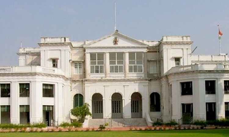 தமிழக ஆளுநர் ஆர்.என்.ரவியுடன் சென்னை காவல் ஆணையர்  சந்திப்பு