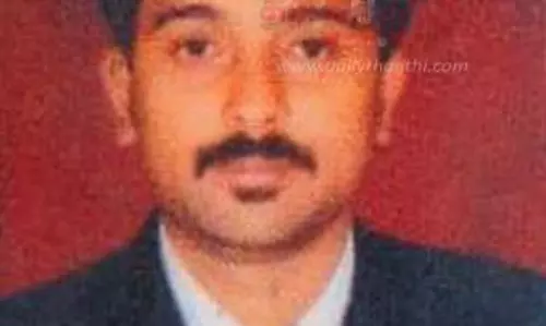 200 அடி பள்ளத்தில் கார் கவிழ்ந்து ஓட்டல் உரிமையாளர் சாவு